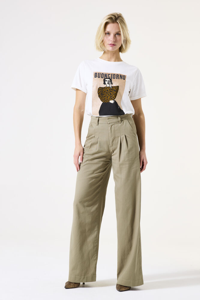 onmodel-front-1000