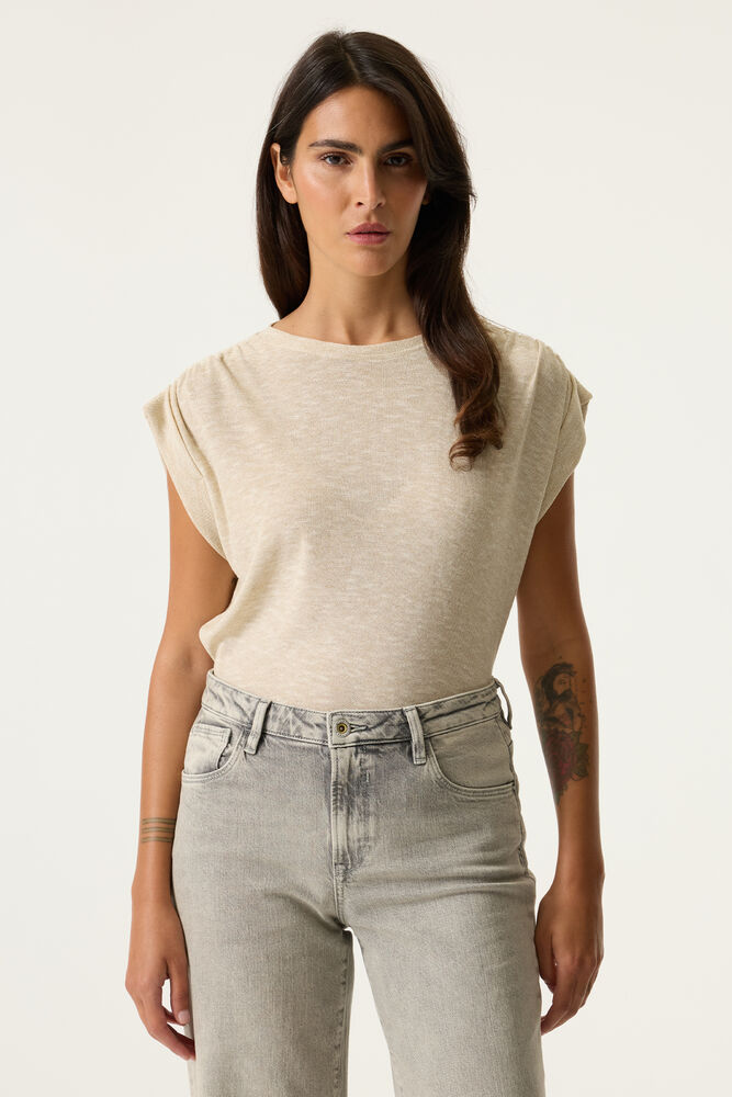 onmodel-front-1000