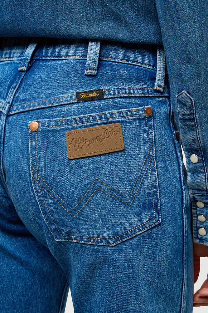 wrangler low rise cowboy lasso lagoon | Jeans Centre